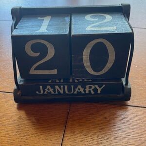 Primitive style block date set